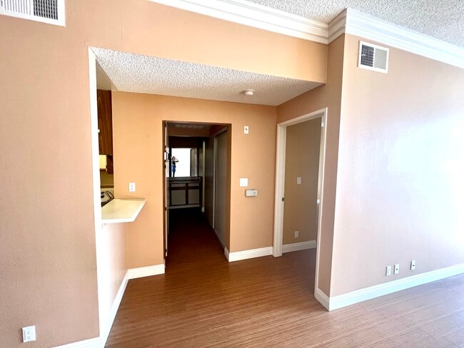 Photo - 533 S St Andrews Pl Unit 416