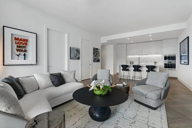 Photo - 5775 Collins Ave Unidad APT 1005