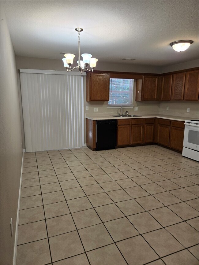 Photo - 2158 Kristy Ln