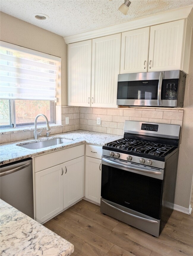 Photo - 9303 Palm Shores Dr
