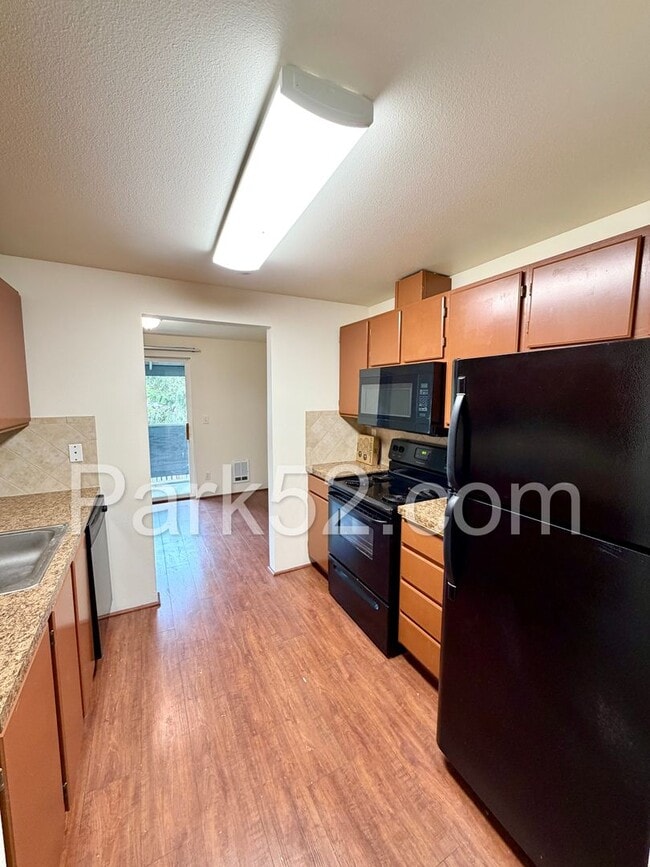Photo - $250 Off First Full Month's Rent! Puyallup Area 2 Bedroom 2nd Floor Apartment Unit 17718-C