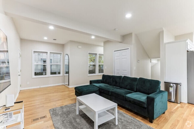 Building Photo - 2808 Colfax Ave South Unit ID1250754P Rental