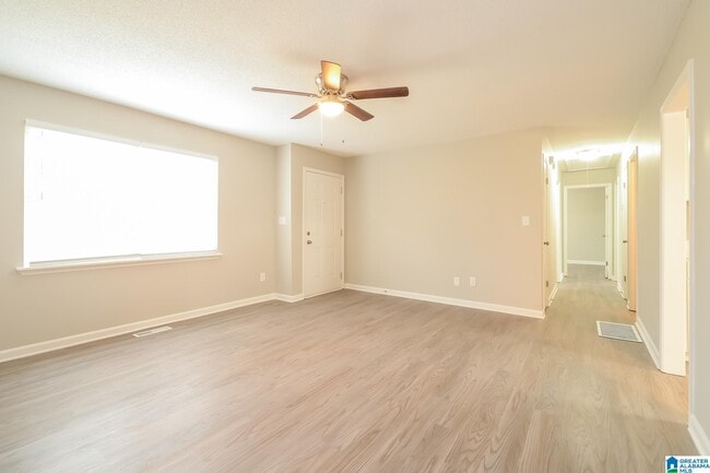 Photo - 1003 Oak Blvd