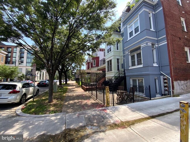 Photo - 812 5th St NE Unit 1