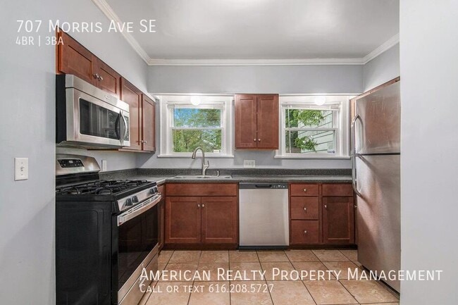 Photo - 707 Morris Ave SE