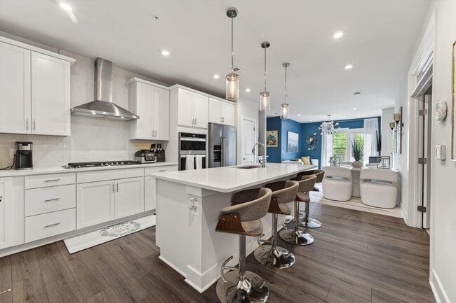 Photo - 102 St Ives Pl