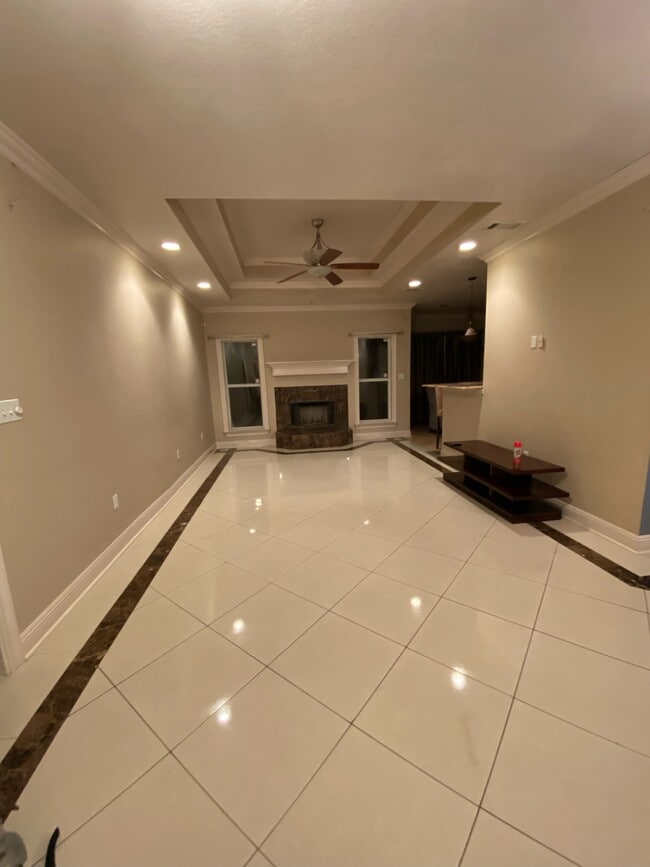 Great Room - 3104 Moss Ln