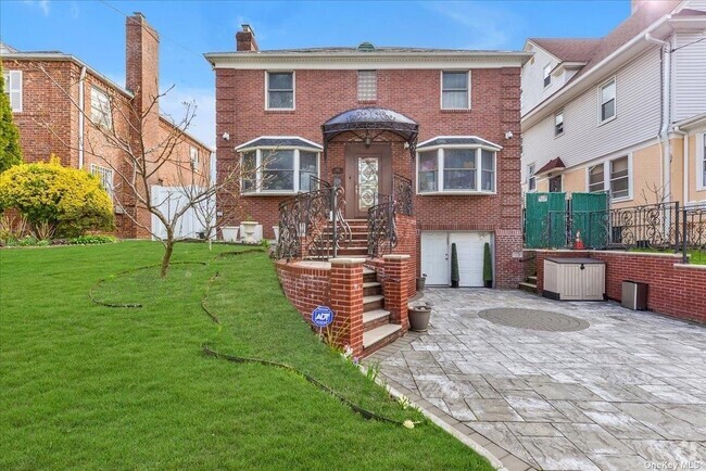 Building Photo - 87-67 Chevy Chase St Rental