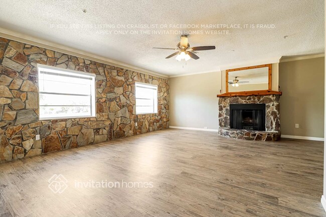 Photo - 992 Union St