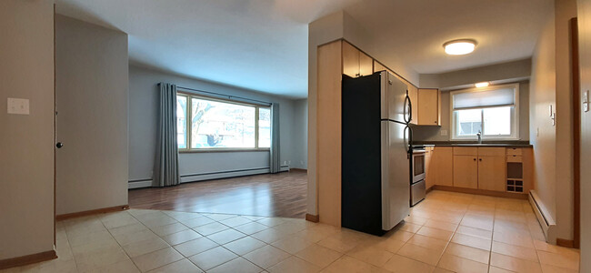 Livingroom, Dining room, Kitchen - 1929 3rd Ave NE Casa Adosada