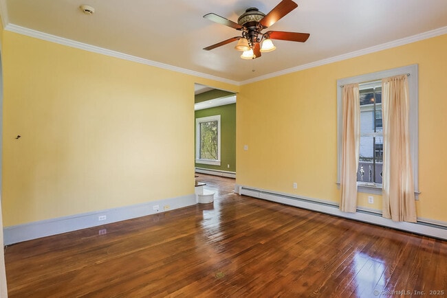 Photo - 220 Walnut St
