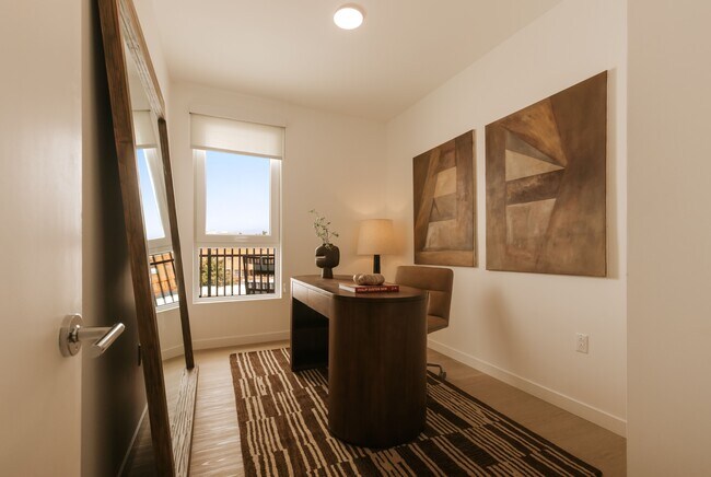 Santa Monica Collection - 1430 Lincoln