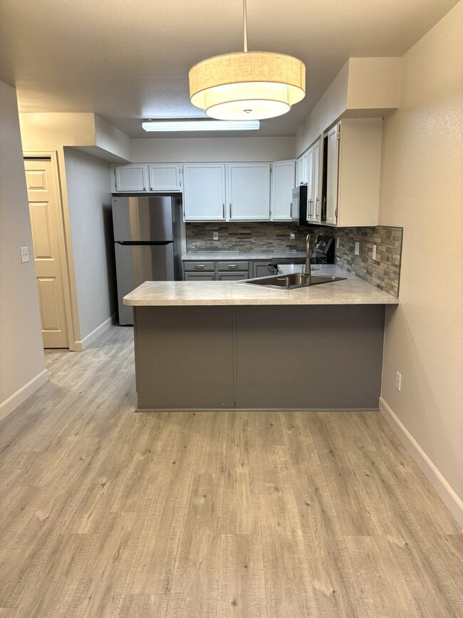 Photo - 927 Parker Dr