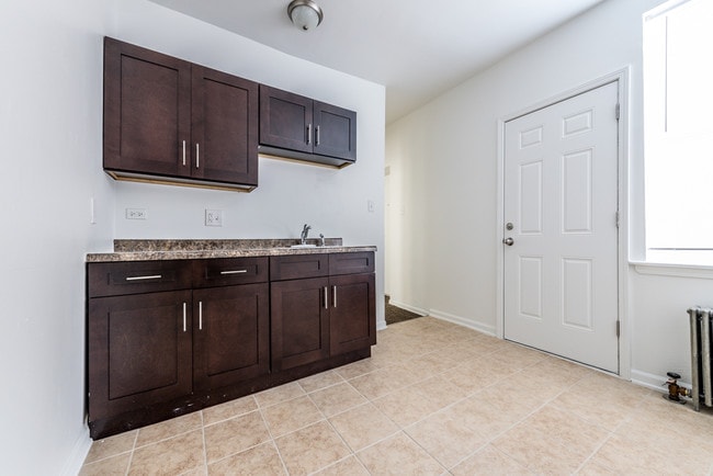 Photo - 500-14 S Laramie Ave