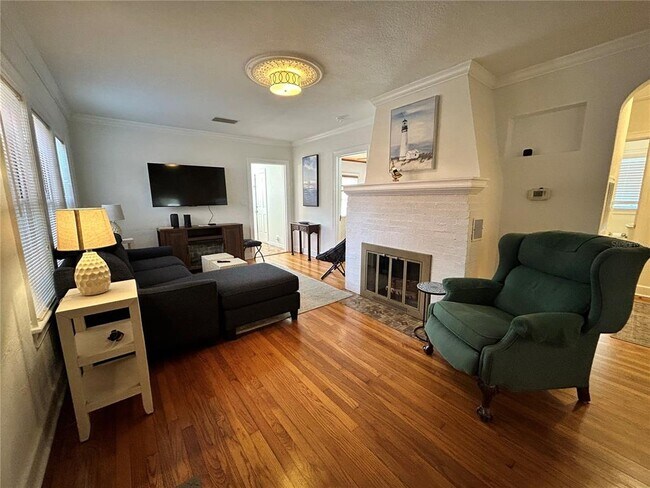 Photo - 701 29th Ave N