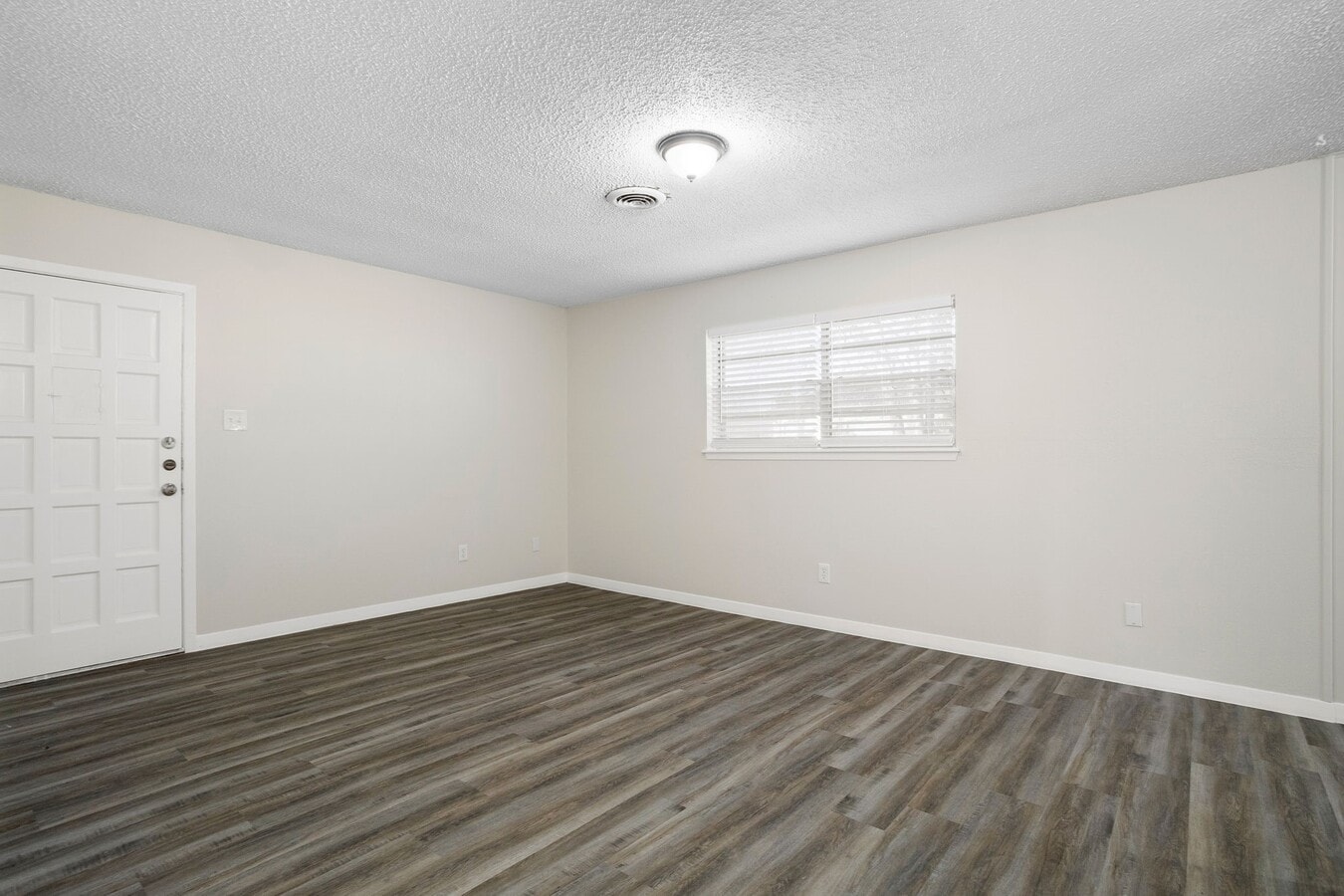 Photo - 118 Johnson St