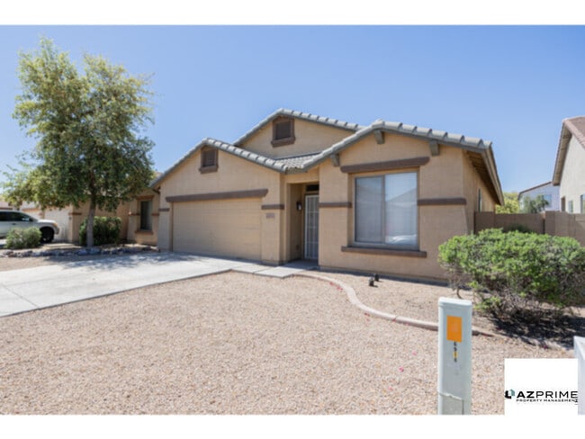 Photo - Experience Relaxed Phoenix Living In This Well-Appointed 4/2 Rental That Perfectly Balances Comfort,