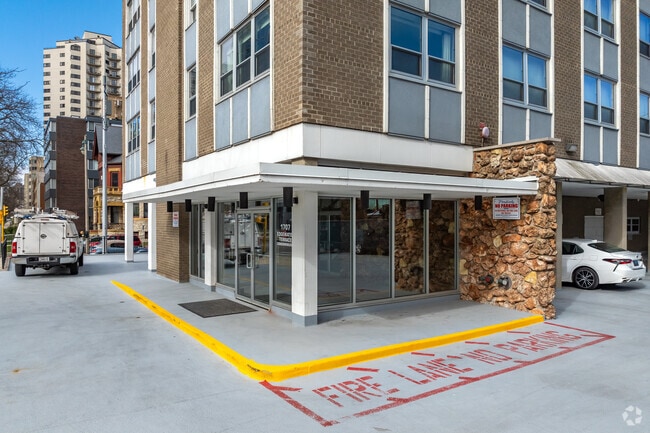 Entry - Edgewater Terrace