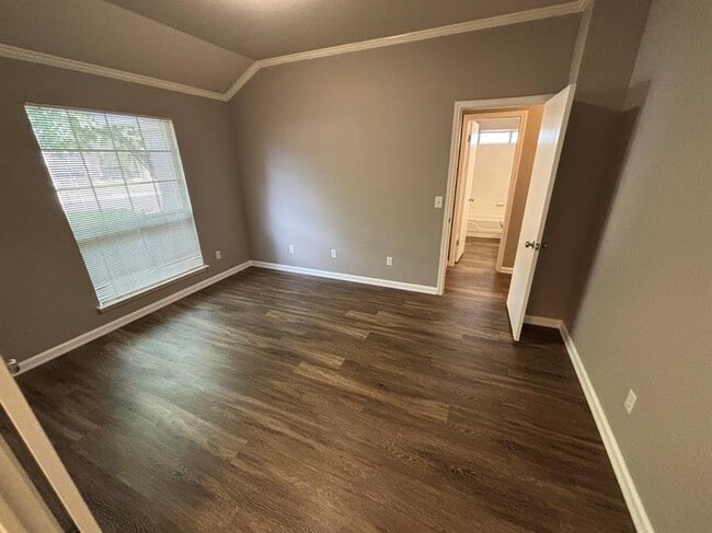 Photo - 8909 Colberg Dr