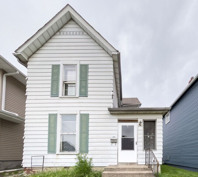 Photo - PRELEASING for AUGUST! Close to Campus: Dishwasher and Washer/Dryer Included