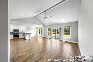 Photo - 950 Paradise Dr