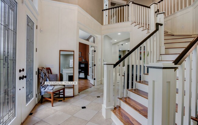 Photo - 4 bed/4bath, 5000sqft, adult home? Sober living? Barton Park!