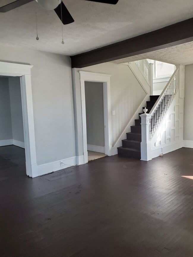 Photo - 1356 Woodland Ave NW