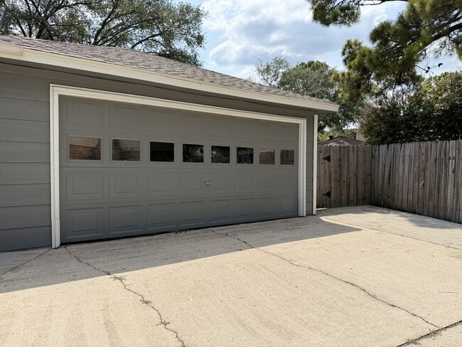 Building Photo - 4731 Bicentennial Ct Rental