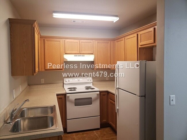 Photo - 1043 Vale St