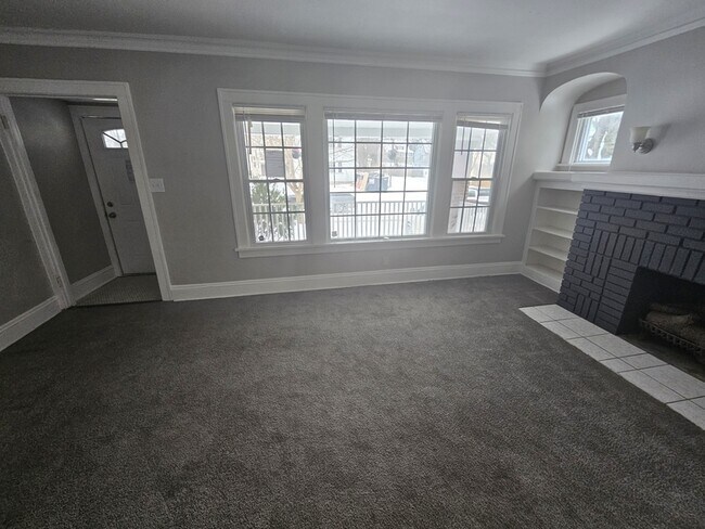 Photo - 931 Helmsdale Rd