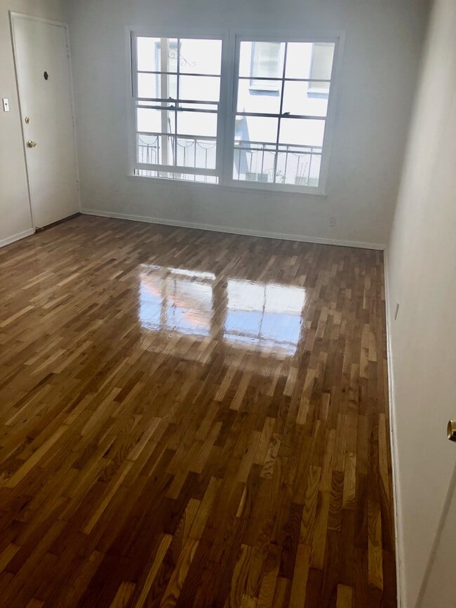 Photo - 1466 S Sherbourne Dr Unidad 5