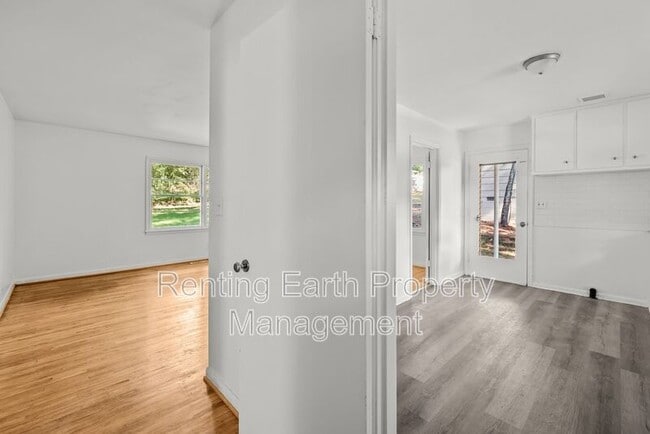 Photo - 9805 Red Mill Rd