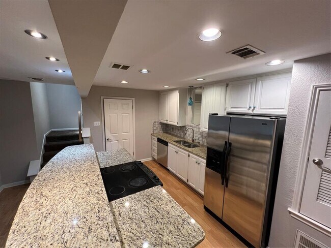 Building Photo - 2529 Rio Grande St Unit 47