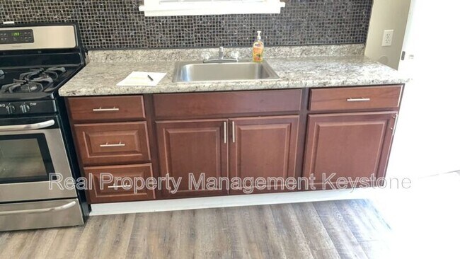 Photo - 33 Merritt Ave