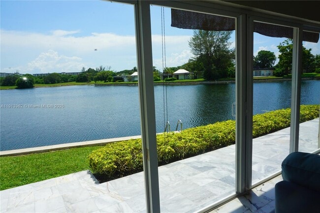 Photo - 4511 King Palm Dr Casa