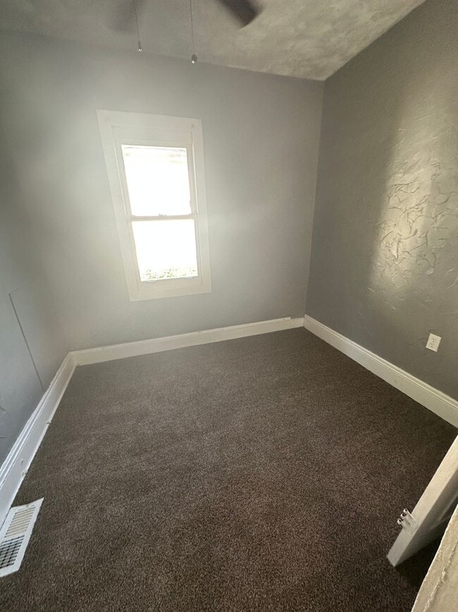 Photo - 3bd Single Cash Pay/Section 8