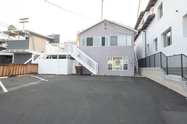 Building Photo - 1006 S El Camino Real Unit #E