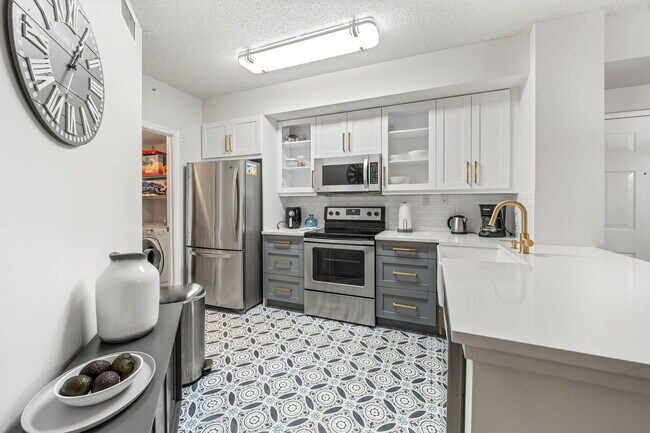 Photo - 11790 St Andrews Place Unidad 203