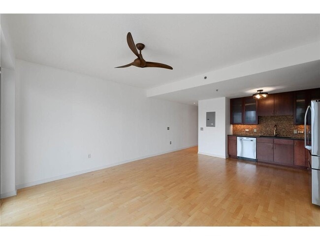 Photo - 929 Portland Ave Unidad 1202