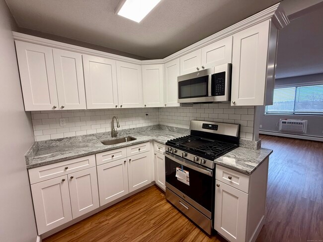 Photo - 1168 Main St Unit C3