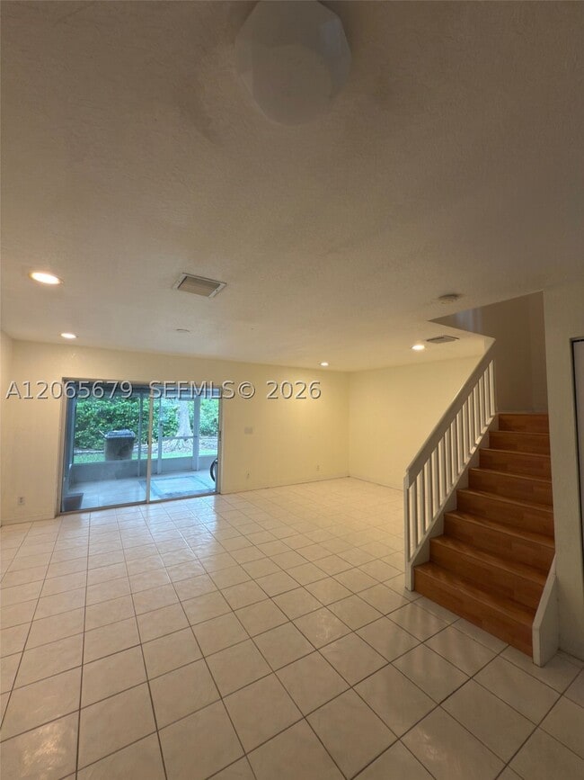 1105 SW 44th Way