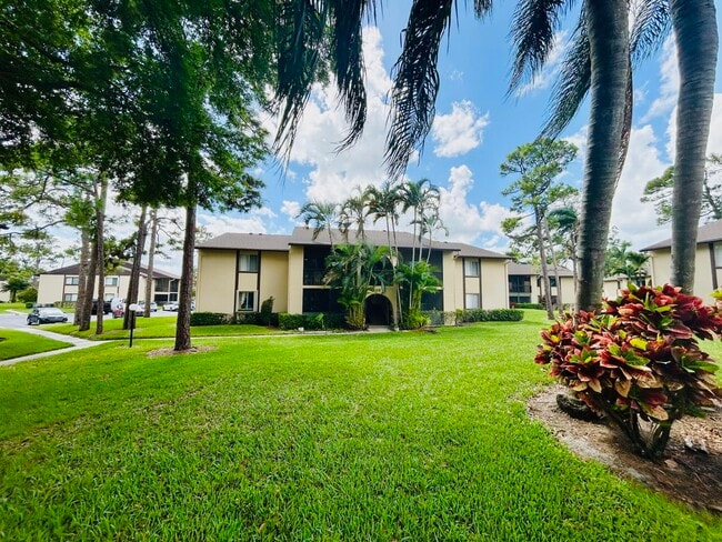 Building Photo - 408 Pine Glen Ln Unit C-2