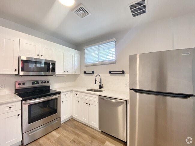 Building Photo - 1 Mott Ave Unit 6 Rental
