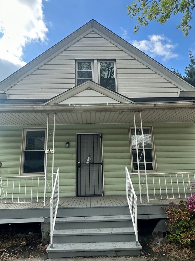 Harvard/E. 71 Section 8 - Harvard/E. 71 Section 8 House