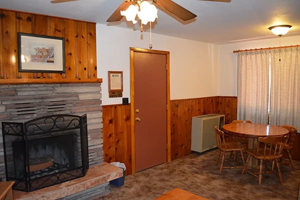 Photo - 237 E White Mountain Blvd