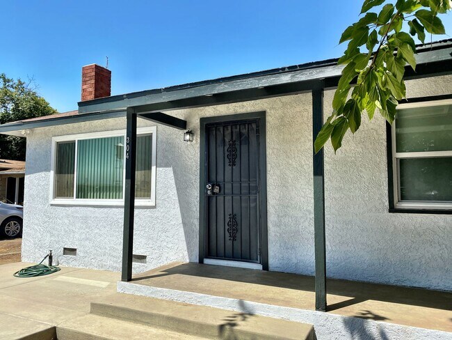 Photo - 304 W Sandra Ave Unidad House