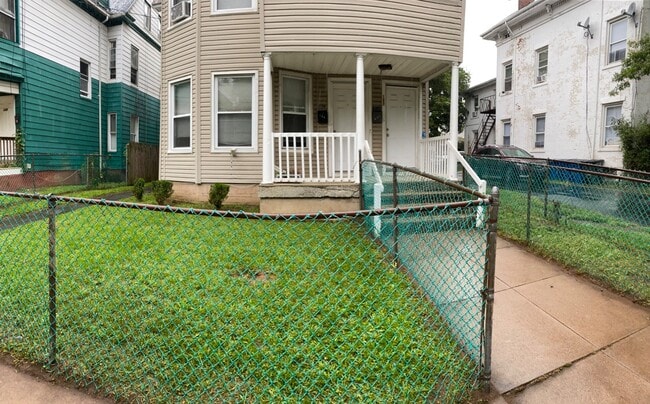 Building Photo - 134 Shelton Ave Rental