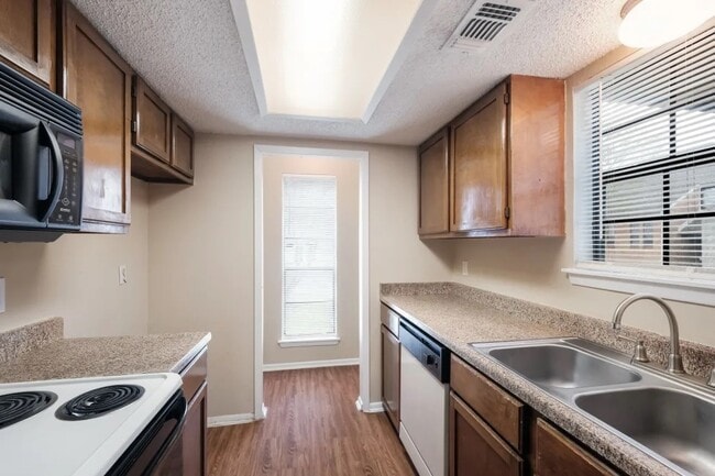 Building Photo - 13031 Pk Xing Dr Unit 2901 Rental