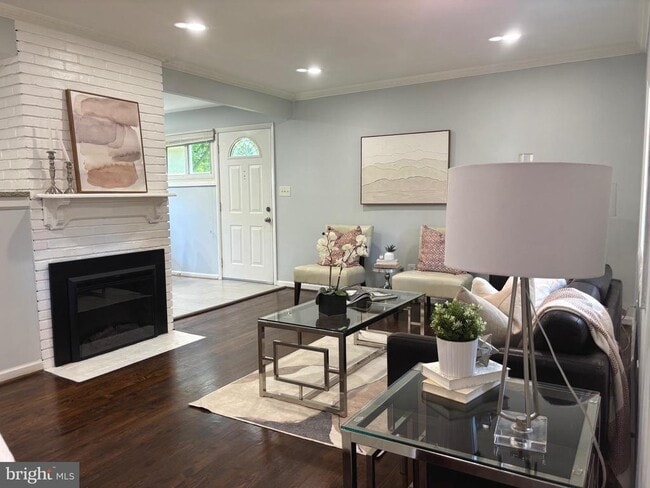 Photo - 5702 Denfield Rd