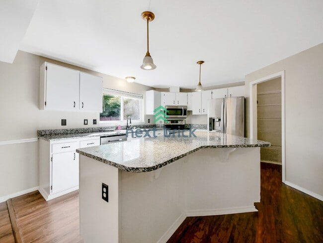 Photo - Spacious 3 Bedroom 2.5 Bath Highland Park Home.